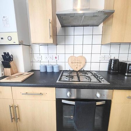 Lovely 3 Bedroom Serviced Apartment In Leytonstone Londres Exterior foto