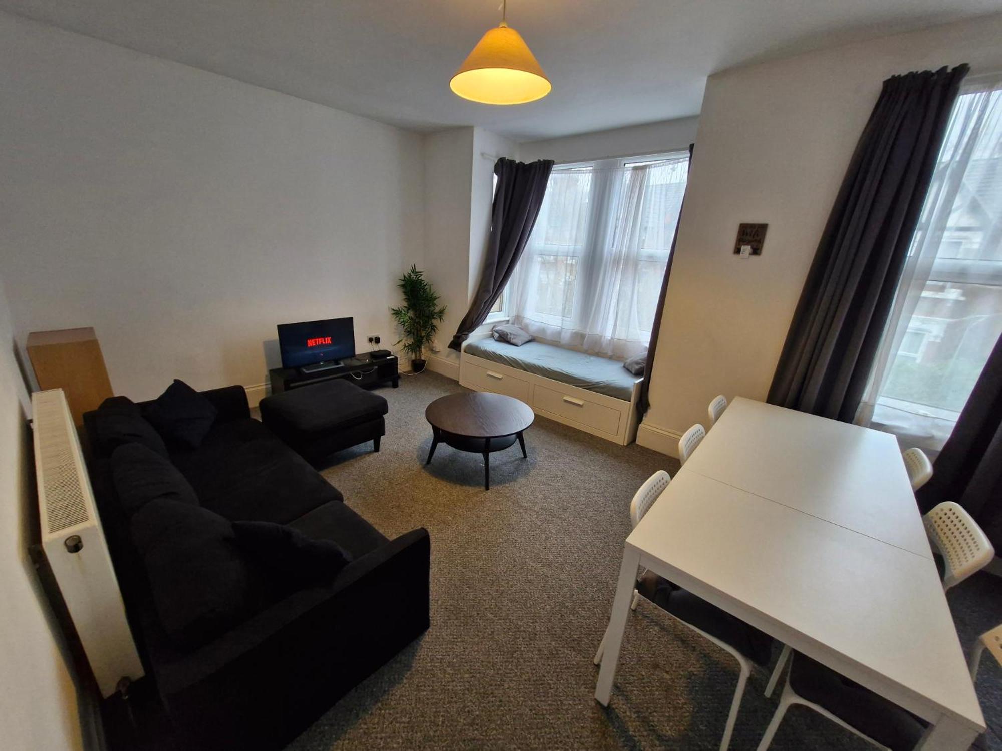 Lovely 3 Bedroom Serviced Apartment In Leytonstone Londres Exterior foto